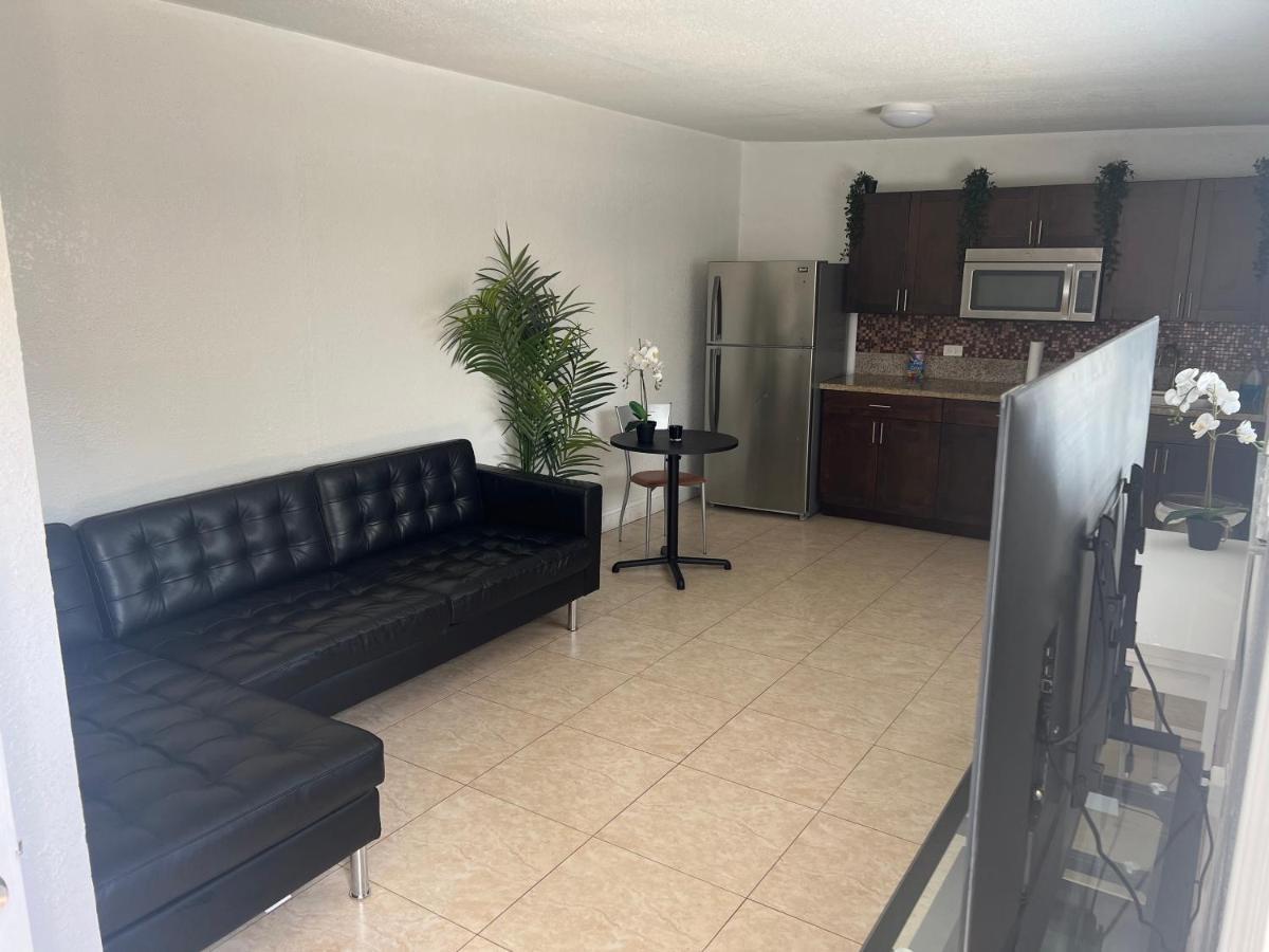 Miami Haven By Airport Villa Екстериор снимка